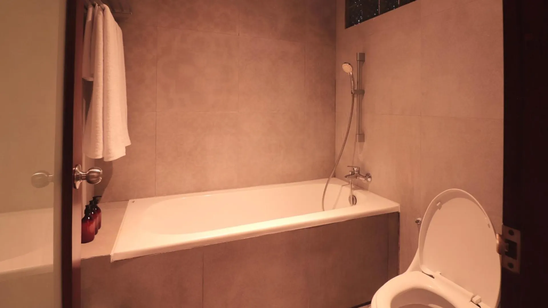 アパートホテル Amaya Residence Jimbaran